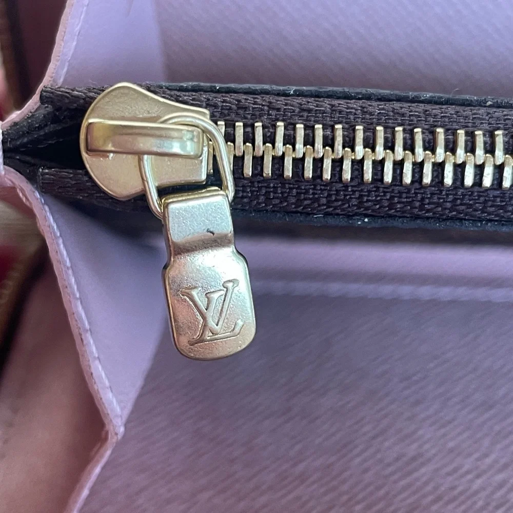 ❌ SOLD ❌ Authentic Louis Vuitton Clemence Wallet - Picture 9 of 11